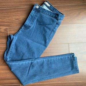 Levi’s Runaround Super Skinny size small